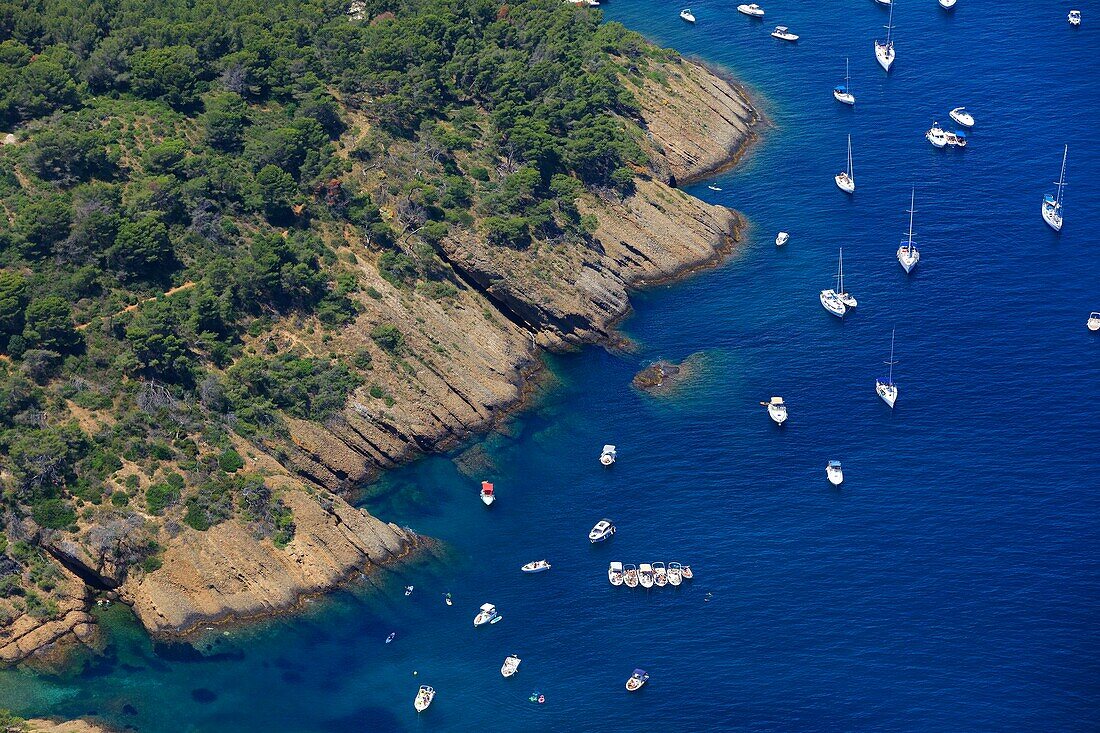 Frankreich, Bouches du Rhone, Nationalpark Calanques, La Ciotat, Grüne Insel, Bucht Seynerolles (Luftaufnahme)
