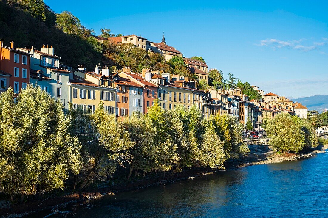 Frankreich, Isere, Grenoble, Ufer der Isere, Stadtteil Saint Laurent, der vom Musée Dauphinois beherrscht wird