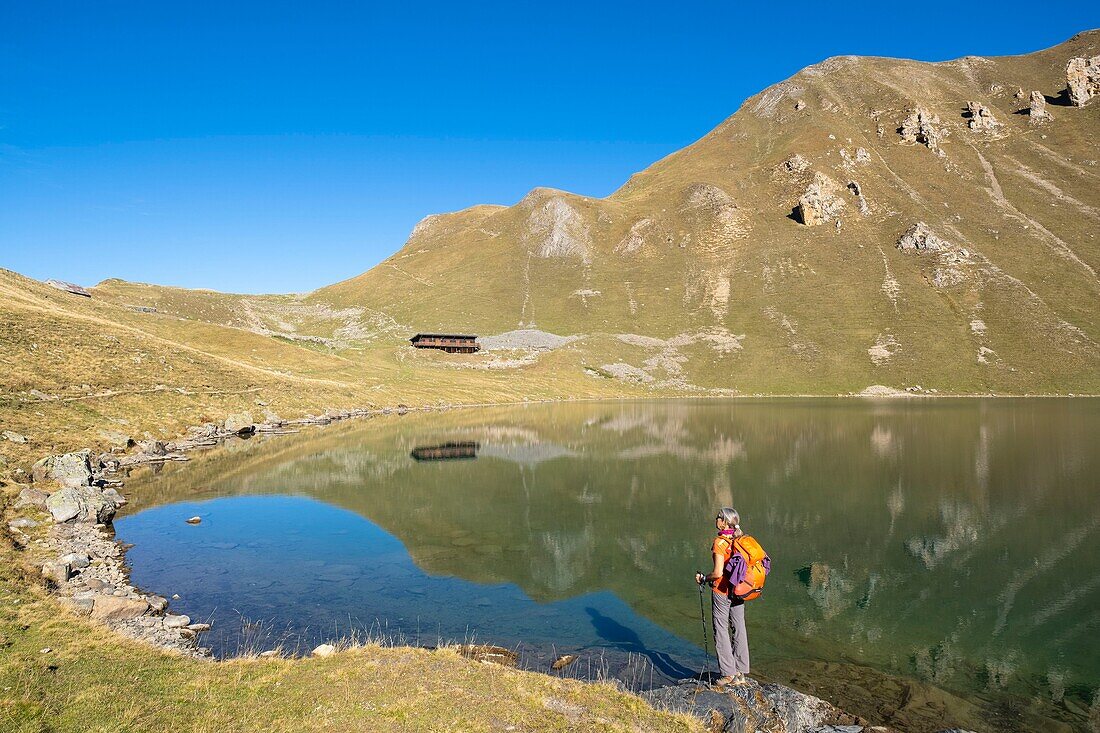 Frankreich, Isere, Nationalpark Ecrins, Veneon-Tal, Muzelle-See und Schutzhütte auf dem Wanderweg GR 54