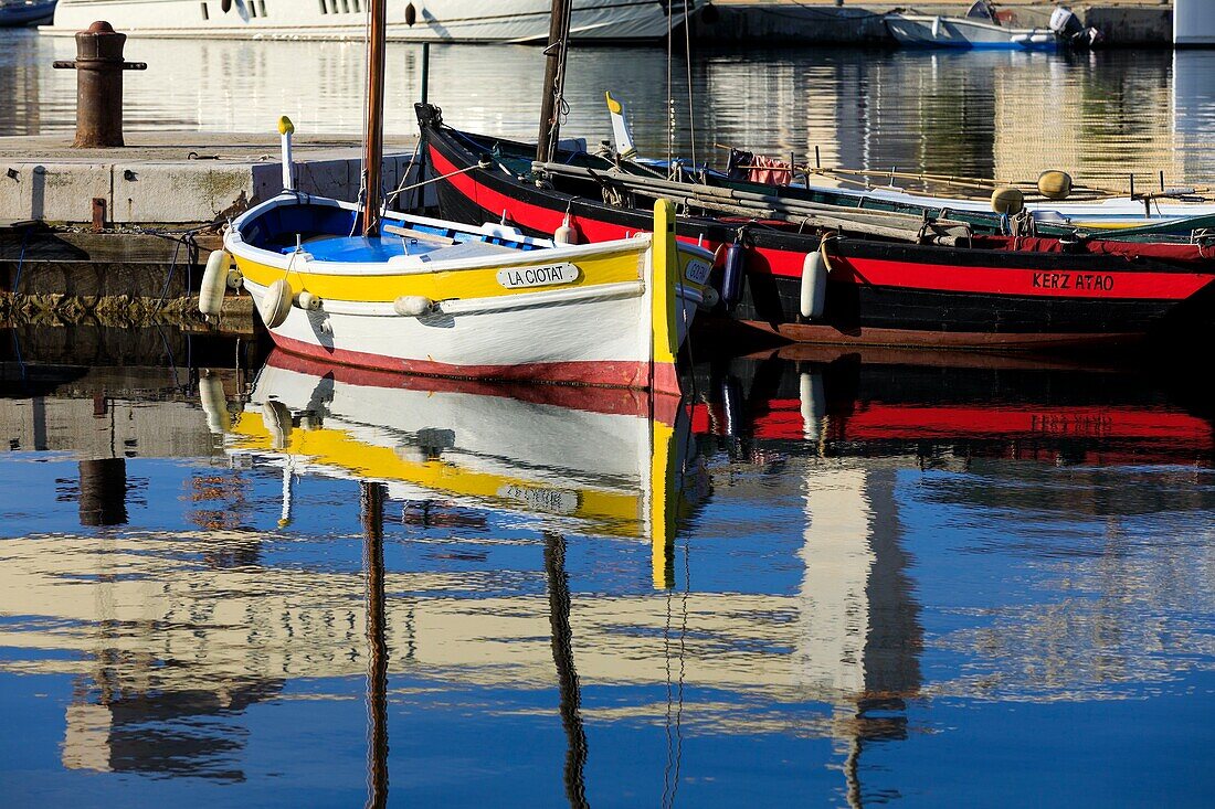 France, Bouches du Rhone, La Ciotat, Old Port