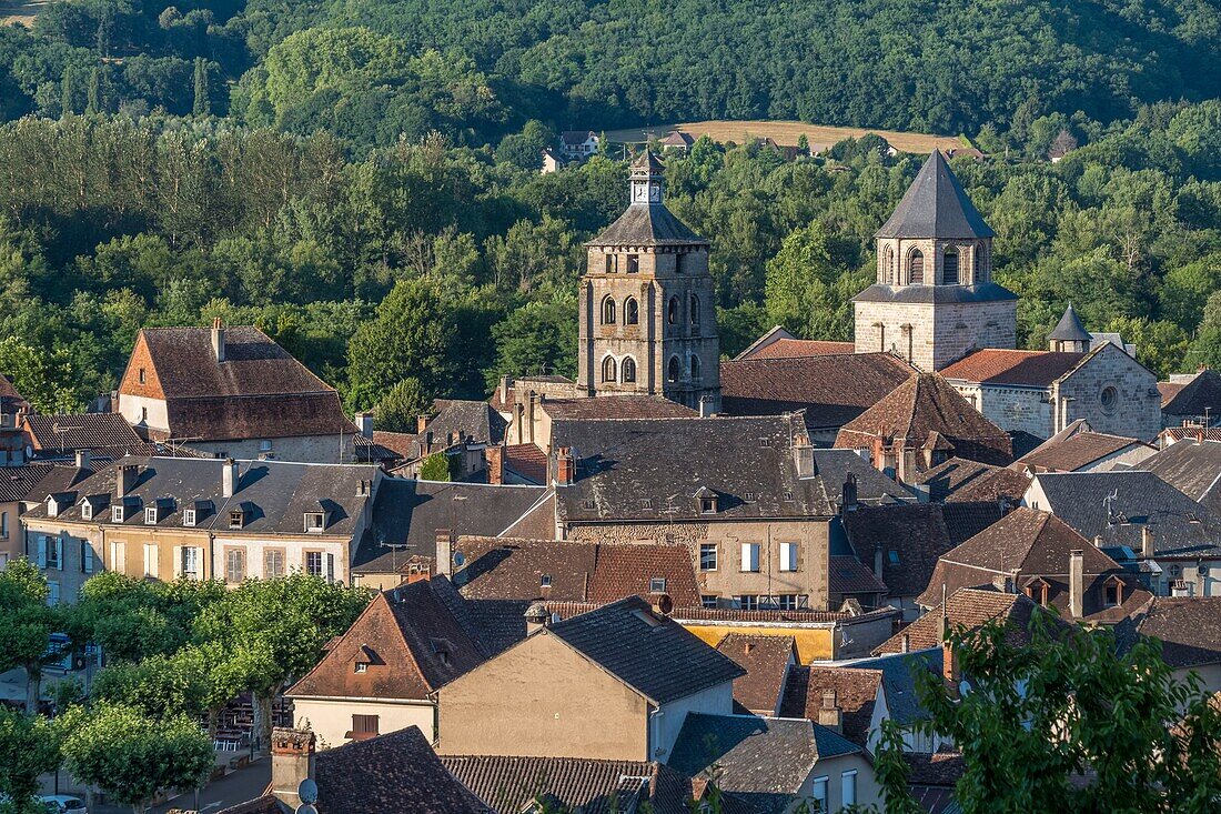 France, Correze, Dordogne valley, Beaulieu sur Dordogne, general view