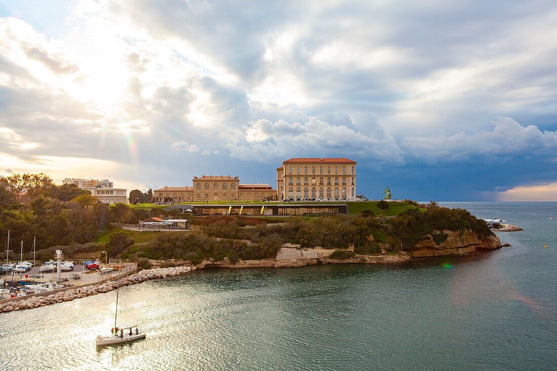 France, Bouches du Rhone, Marseille, the entrance to the Old Port the Palais du Pharo