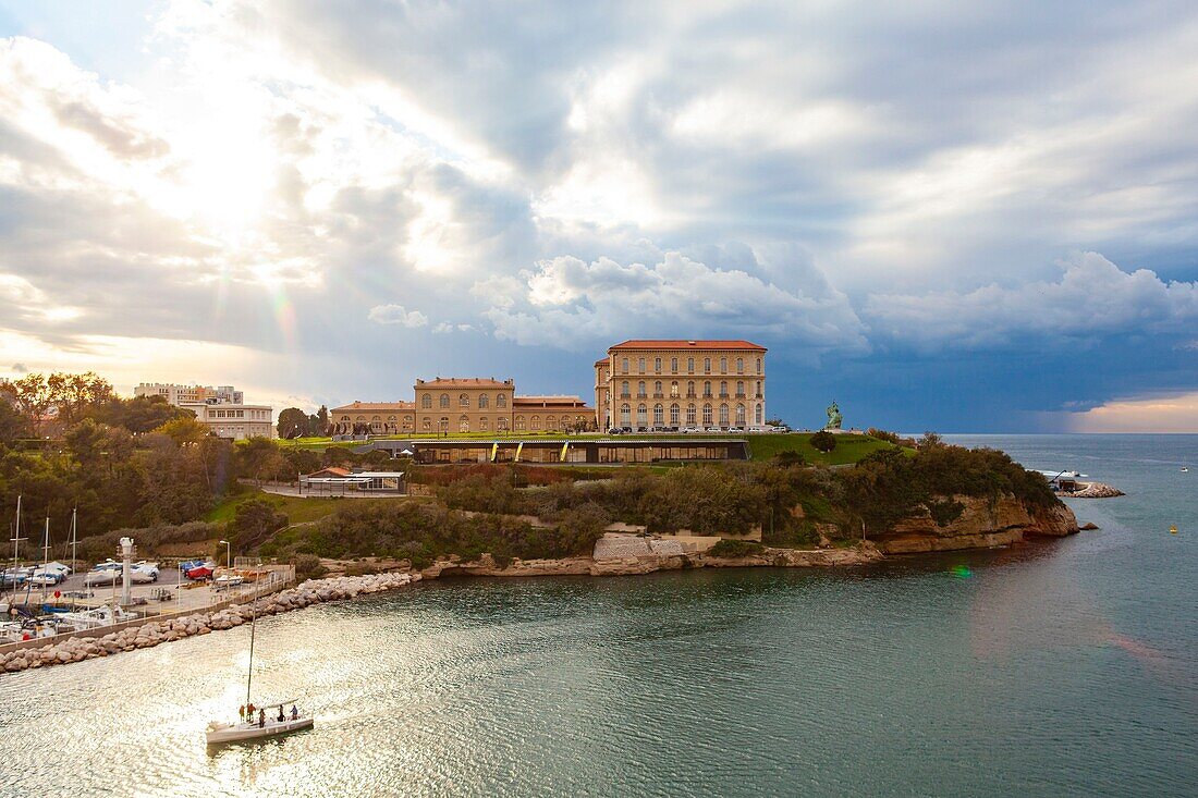 Frankreich, Bouches du Rhone, Marseille, der Eingang zum Alten Hafen, der Palais du Pharo