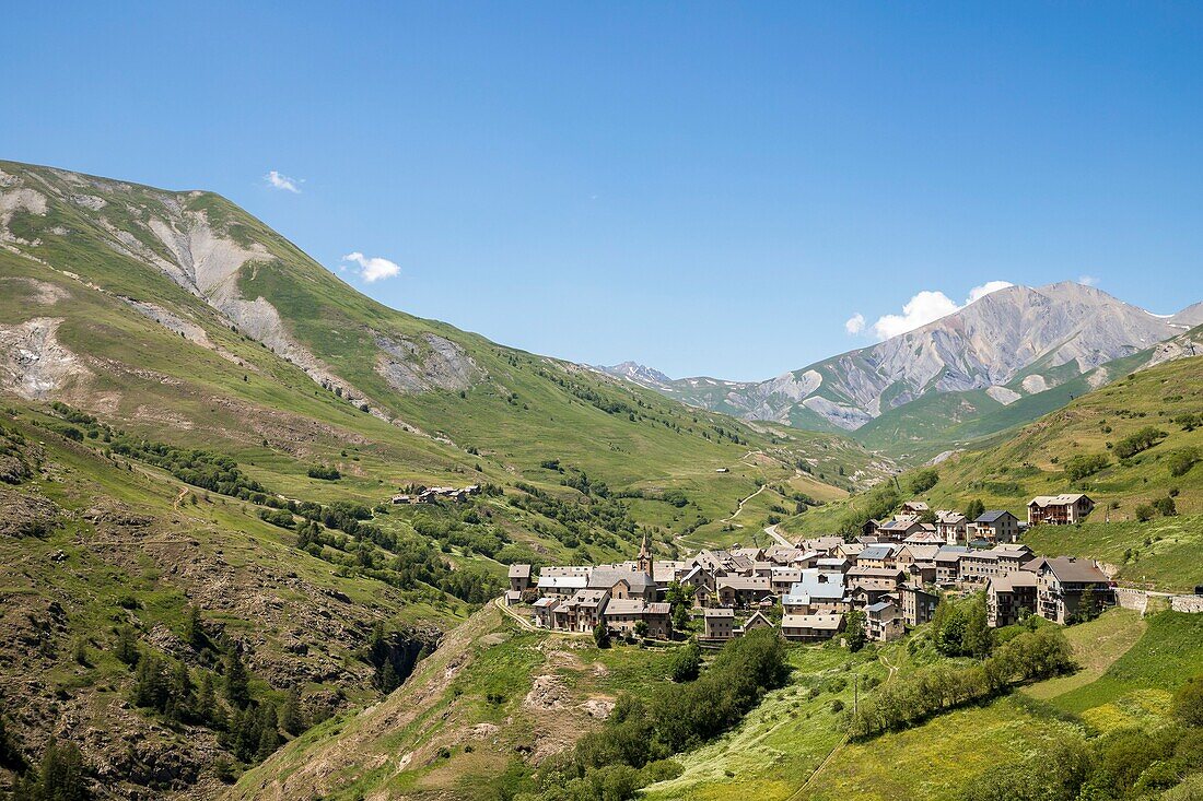 France, Hautes Alpes, Ecrins National Park, Le Chazelet village seen from the Emparis plateau