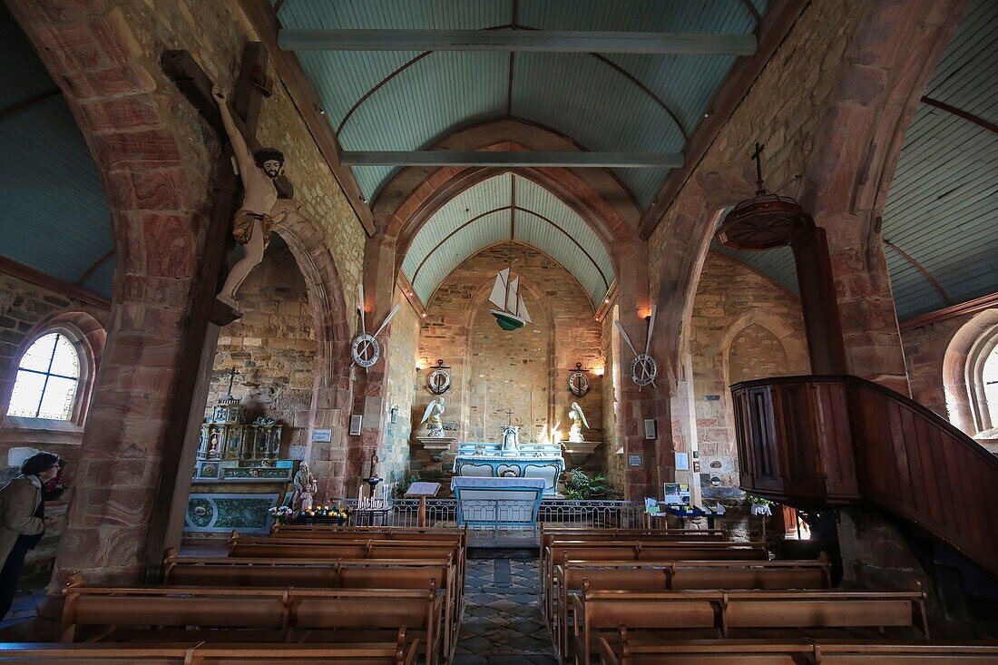 Frankreich, Finistere, Meer der Iroise, Regionaler Naturpark Armorica, Halbinsel Crozon, im Inneren der Kapelle Notre Dame de Rocamadour in Camaret sur Mer