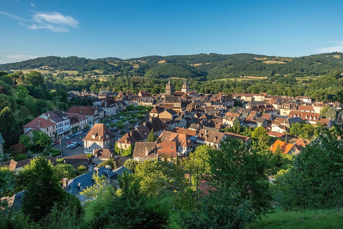 France, Correze, Dordogne valley, Beaulieu sur Dordogne, general view