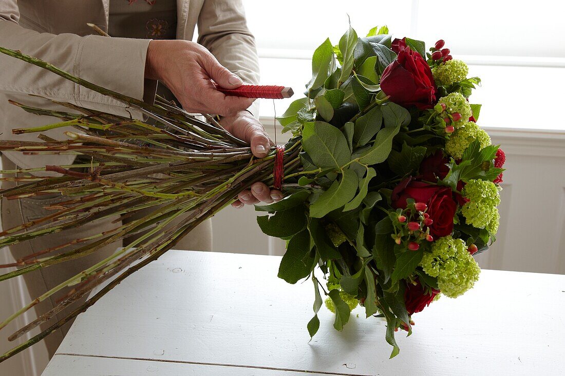 Making floral bouquet