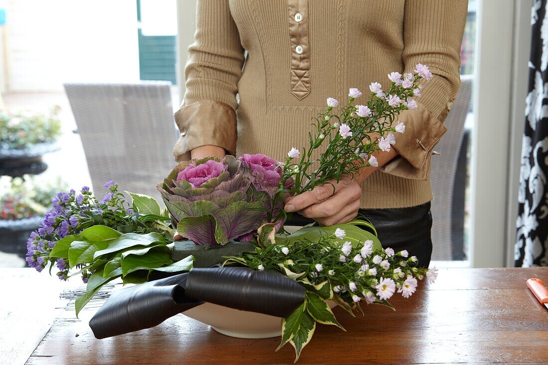 Blumenarrangement anfertigen