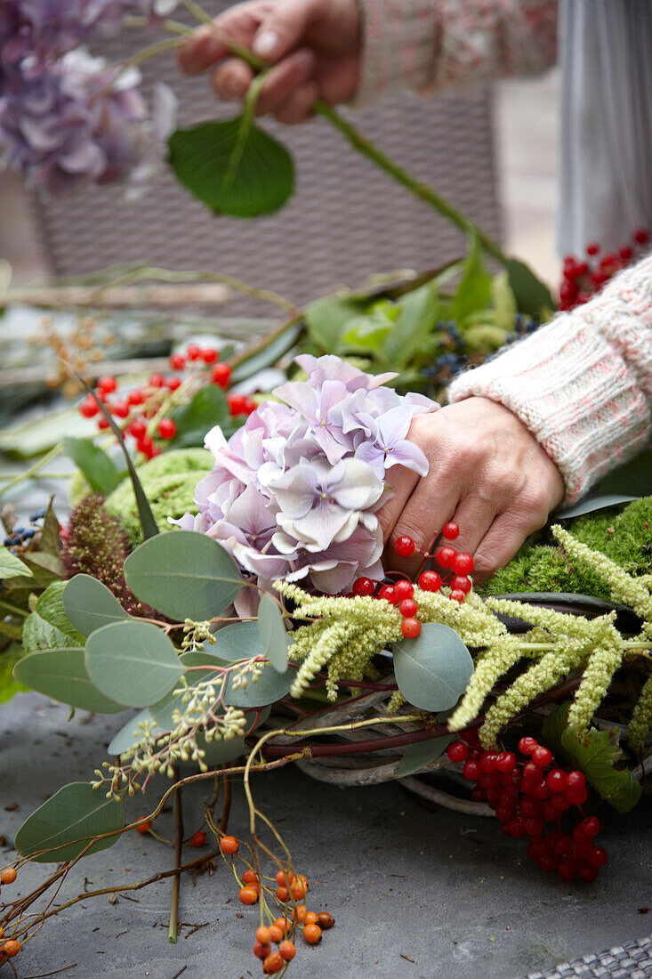 Making autumn wreath