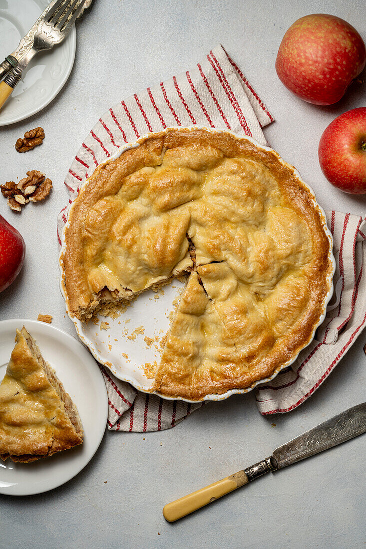 Apple cinnamon cake