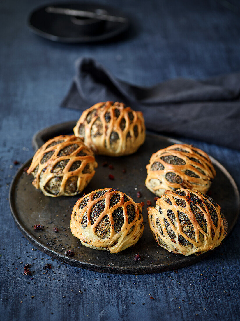 Spelt lattice buns