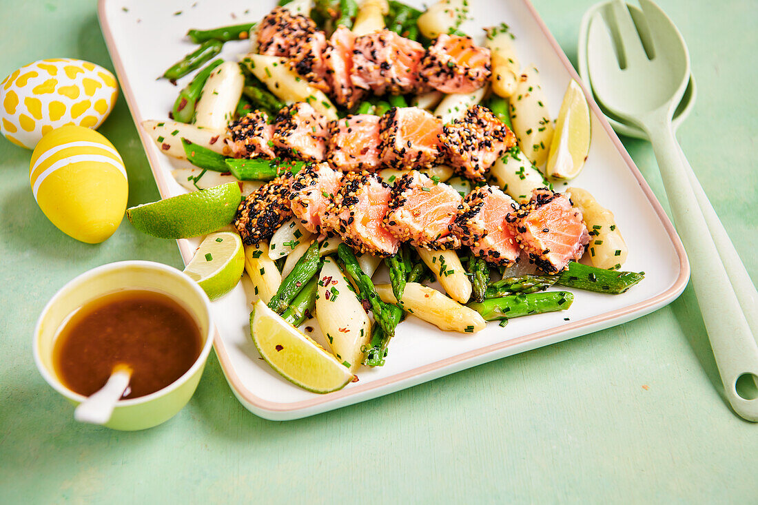 Salmon tataki on asparagus salad