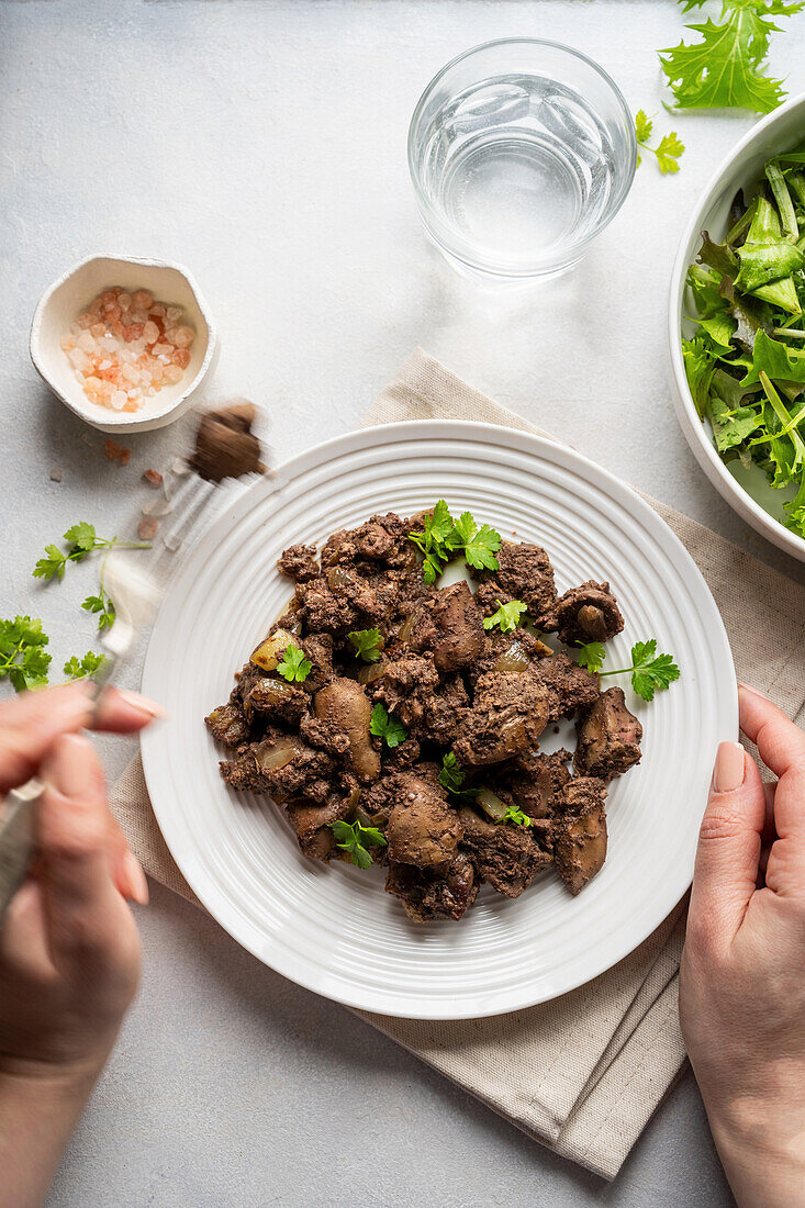 Sautéed chicken liver with garlic