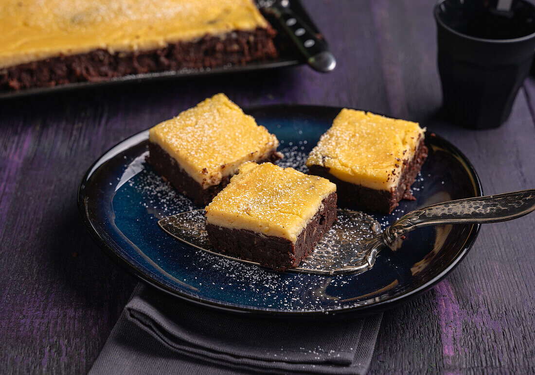 Veganer Brownie-Cheesecake