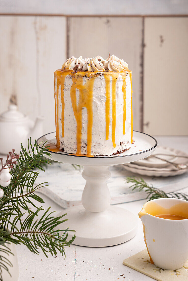 Vegane Schokoladen-Vanillecreme-Torte mit Karamell