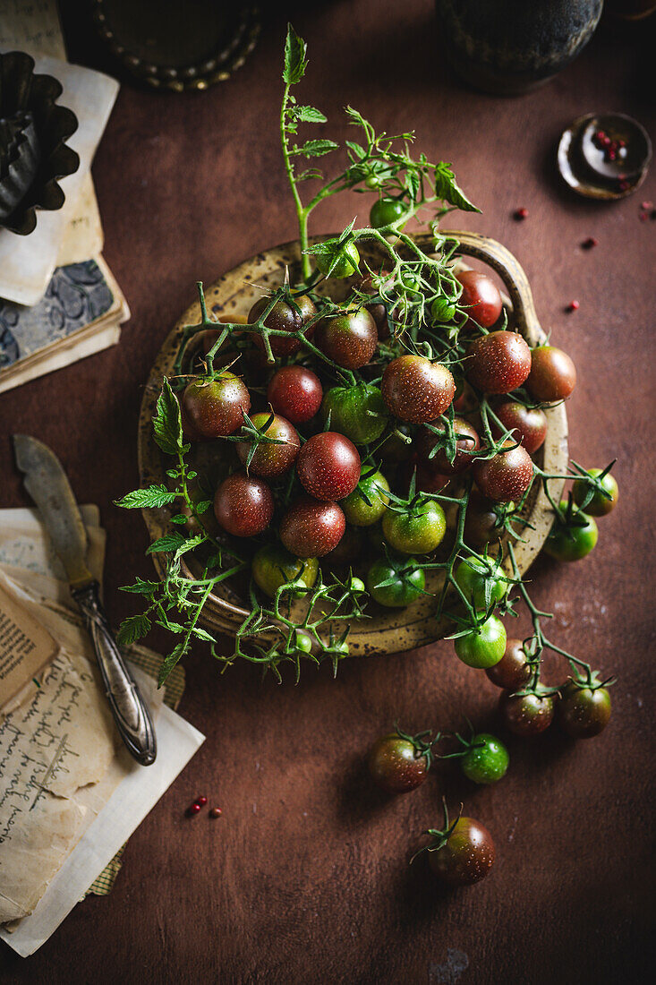 Cherry tomatoes in a brown bowl