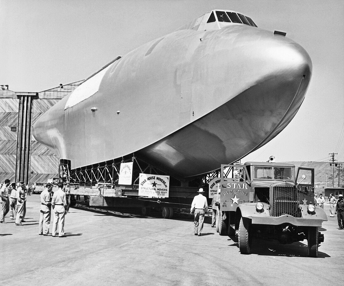 Spruce Goose hull on the move