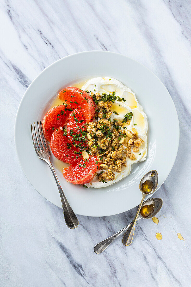 Greek yoghurt with granola and grapefruit