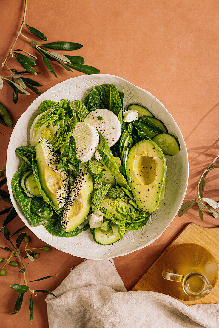 Avocadosalat mit Feta und Minze