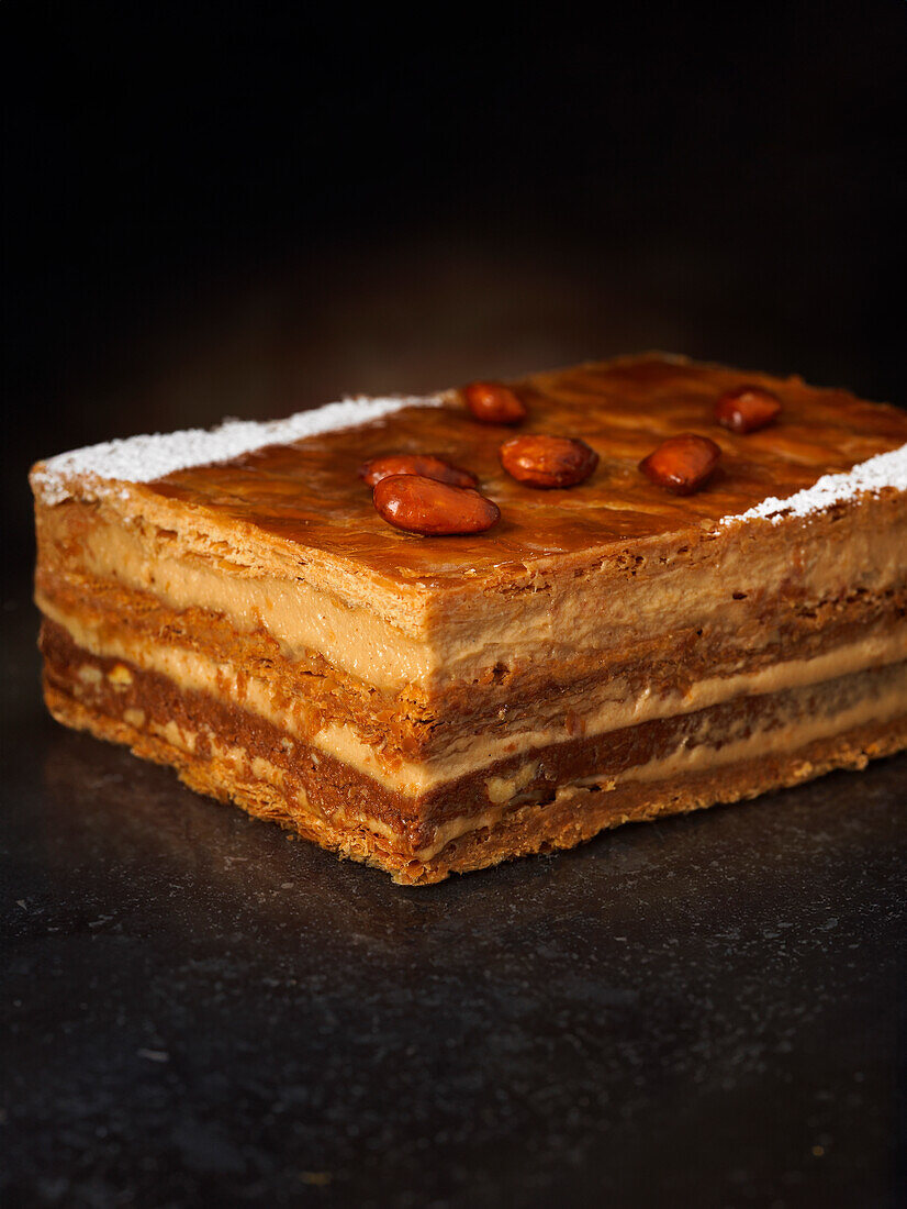 Mille-feuille with nuts