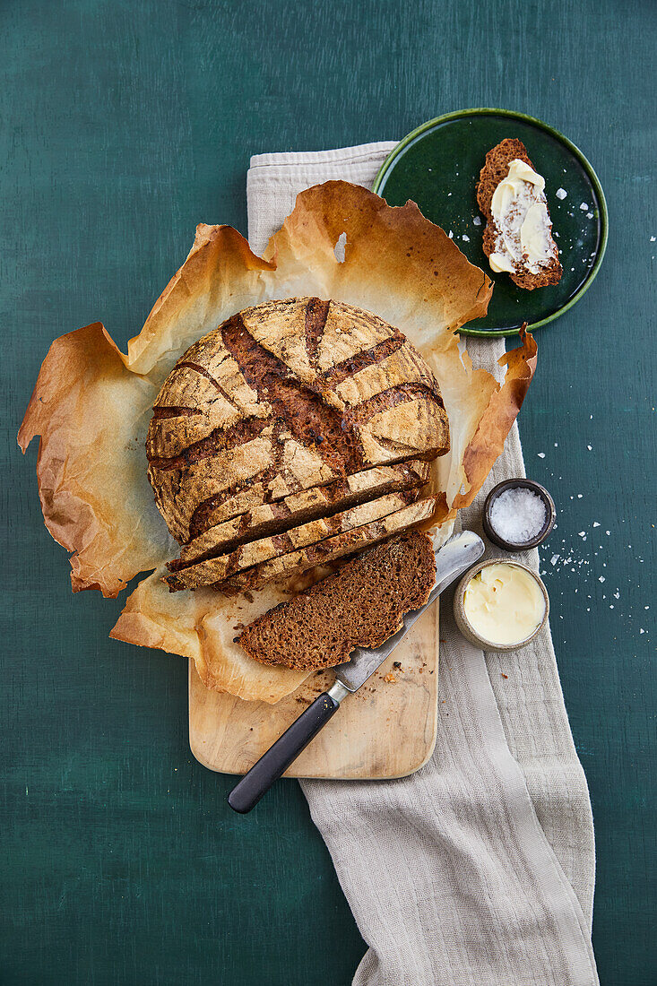 Dunkles Knoblauch-Zwiebel-Brot