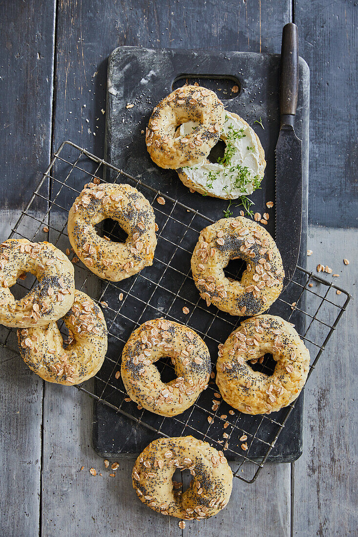 Spelt and poppy seed bagels