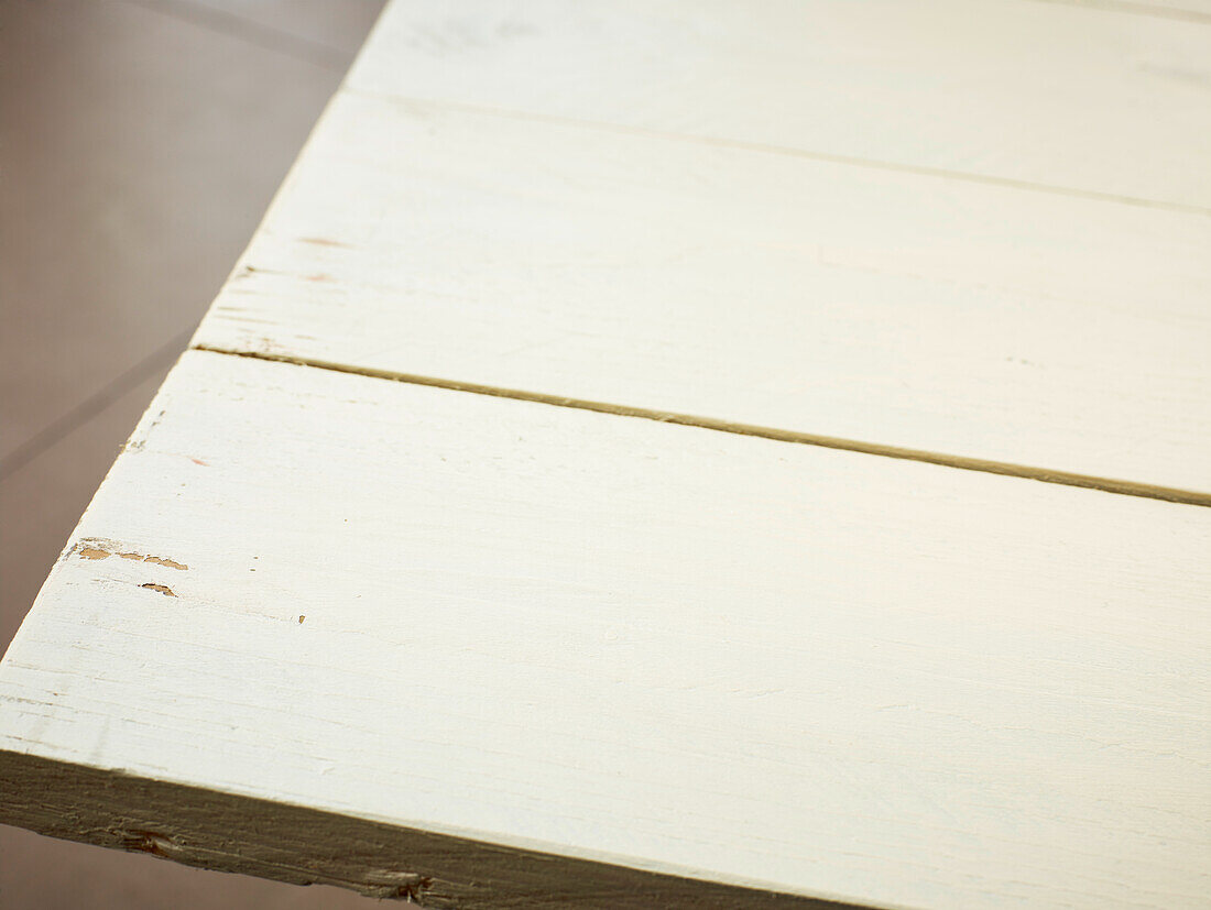 Weißer Holzuntergrund, Tisch