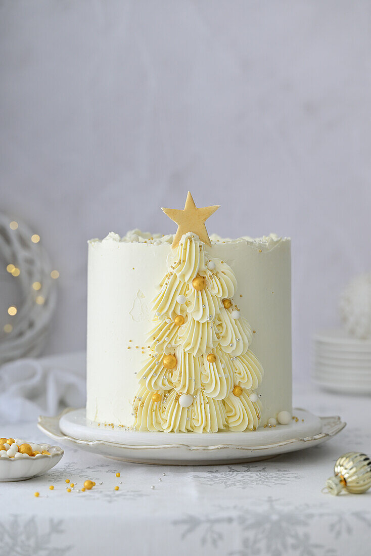 Christmas buttercream cake