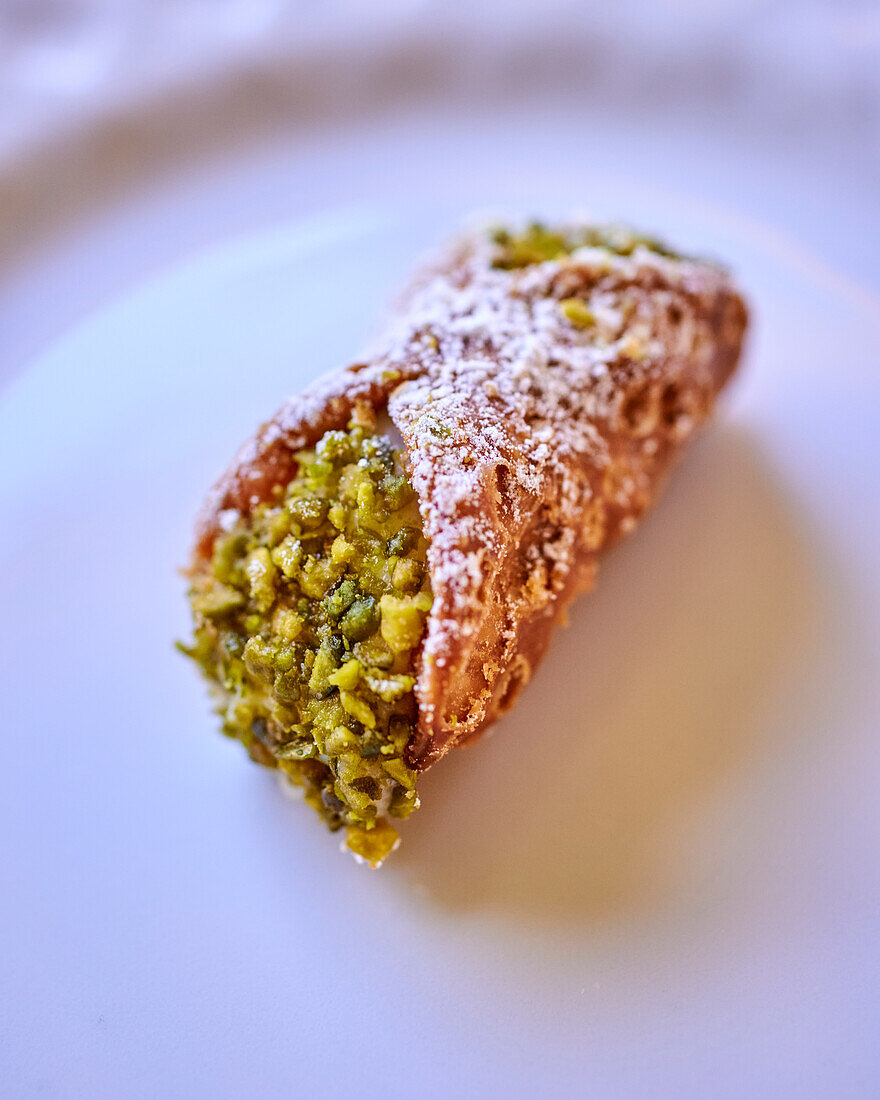 Cannoli with pistachio filling