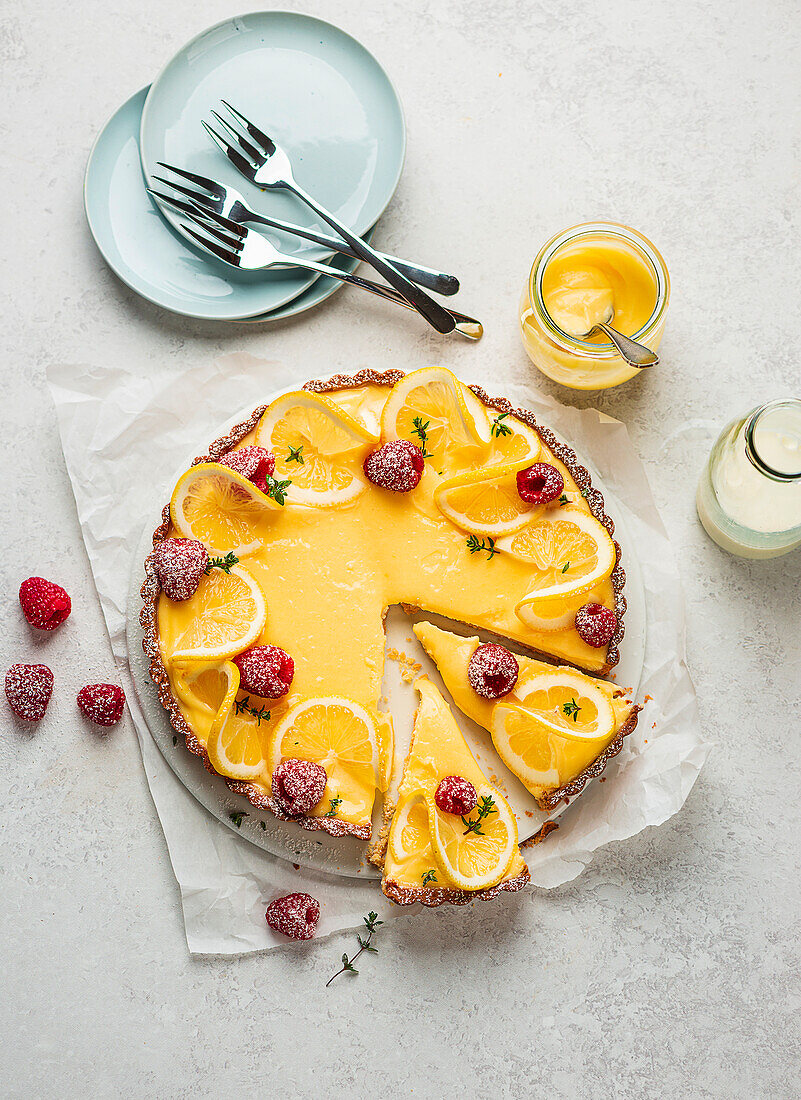 Lemon tart with mascarpone cream