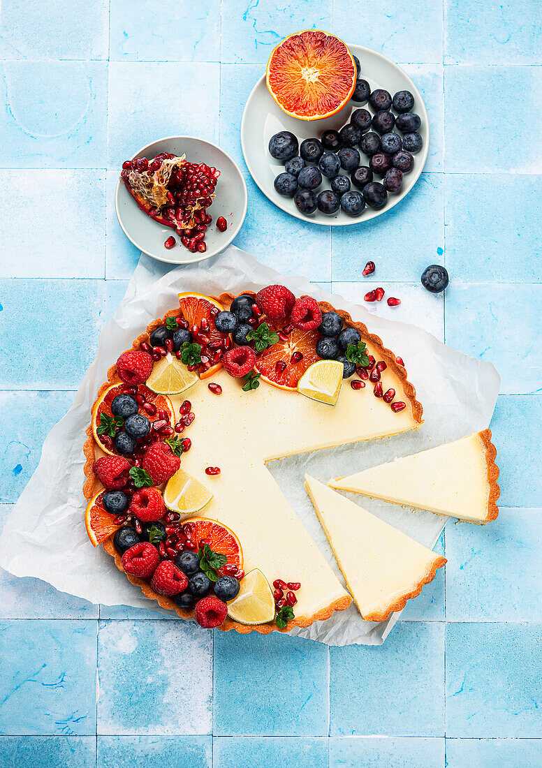 Pannacotta tart with summer berries