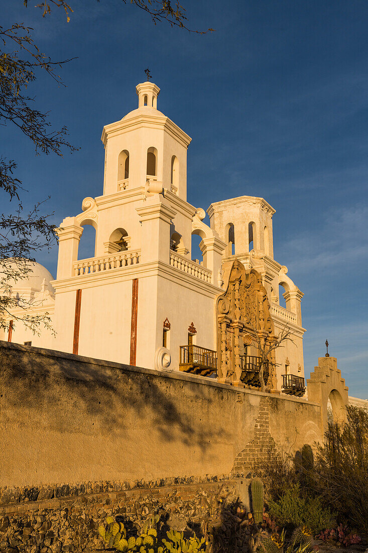 Mission San Xavier del Bac, Tucson Arizona. Erbaut im Barockstil mit maurischer und byzantinischer Architektur