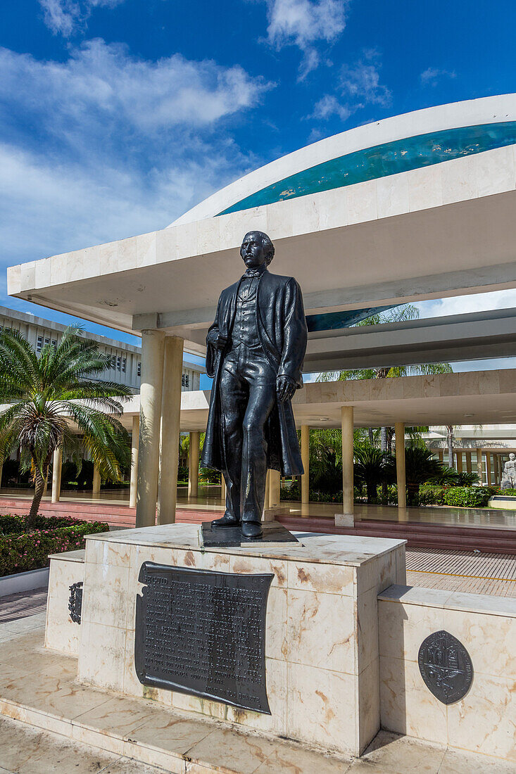 Statue von Juan Pablo Duarte des Bildhauers Jose Ramon Rotelini in Santo Domingo, Dominikanische Republik
