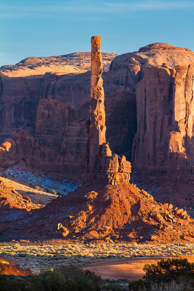 Der Totempfahl bei Sonnenuntergang im Monument Valley Navajo Tribal Park in Arizona