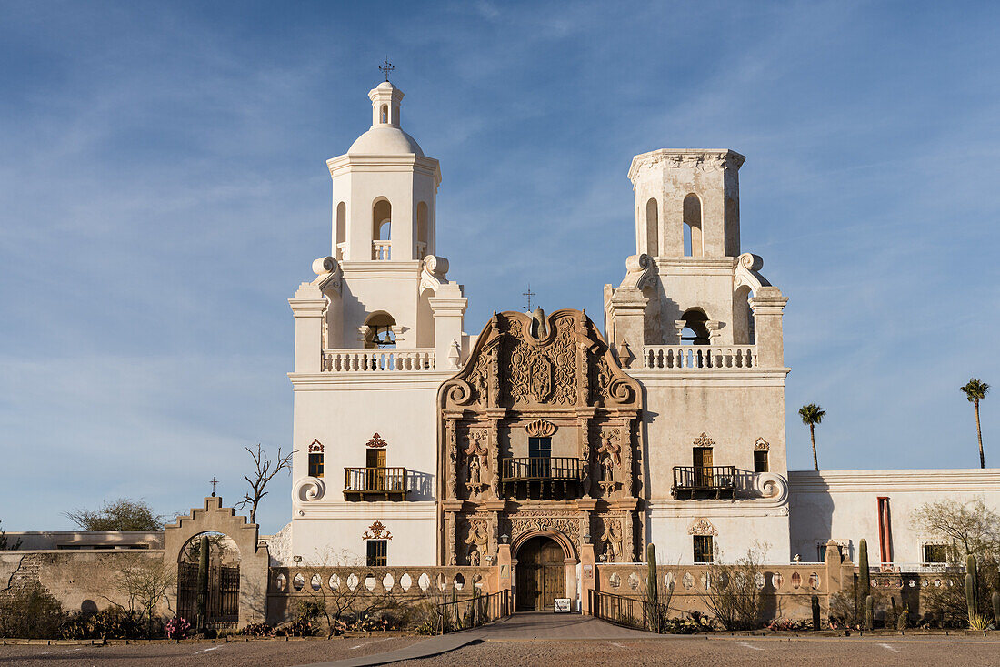 Mission San Xavier del Bac, Tucson Arizona. Erbaut im Barockstil mit maurischer und byzantinischer Architektur