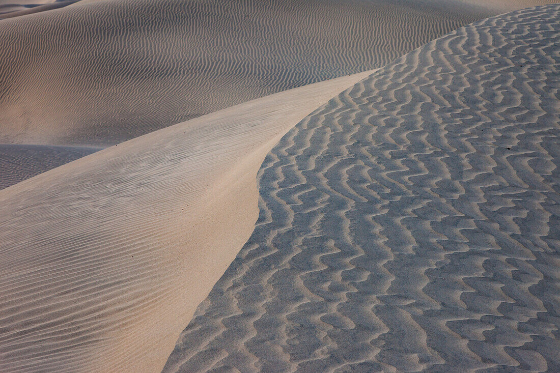 Ripple patterns in the Mesquite Flat sand dunes near Stovepipe Wells in the Mojave Desert in Death Valley National Park, California.