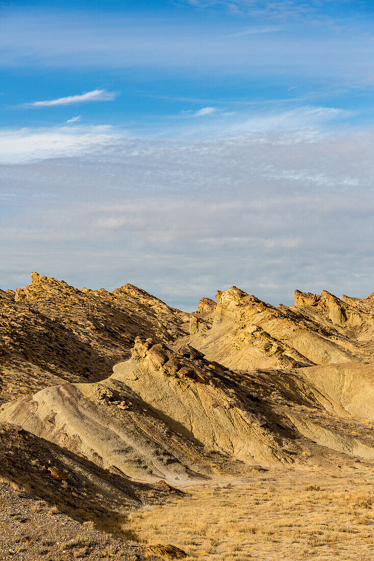 Eine erodierte Antiklinale in der frühkambrischen Menefee-Formation bei Hogback, New Mexico, im Navajo-Indianerreservat