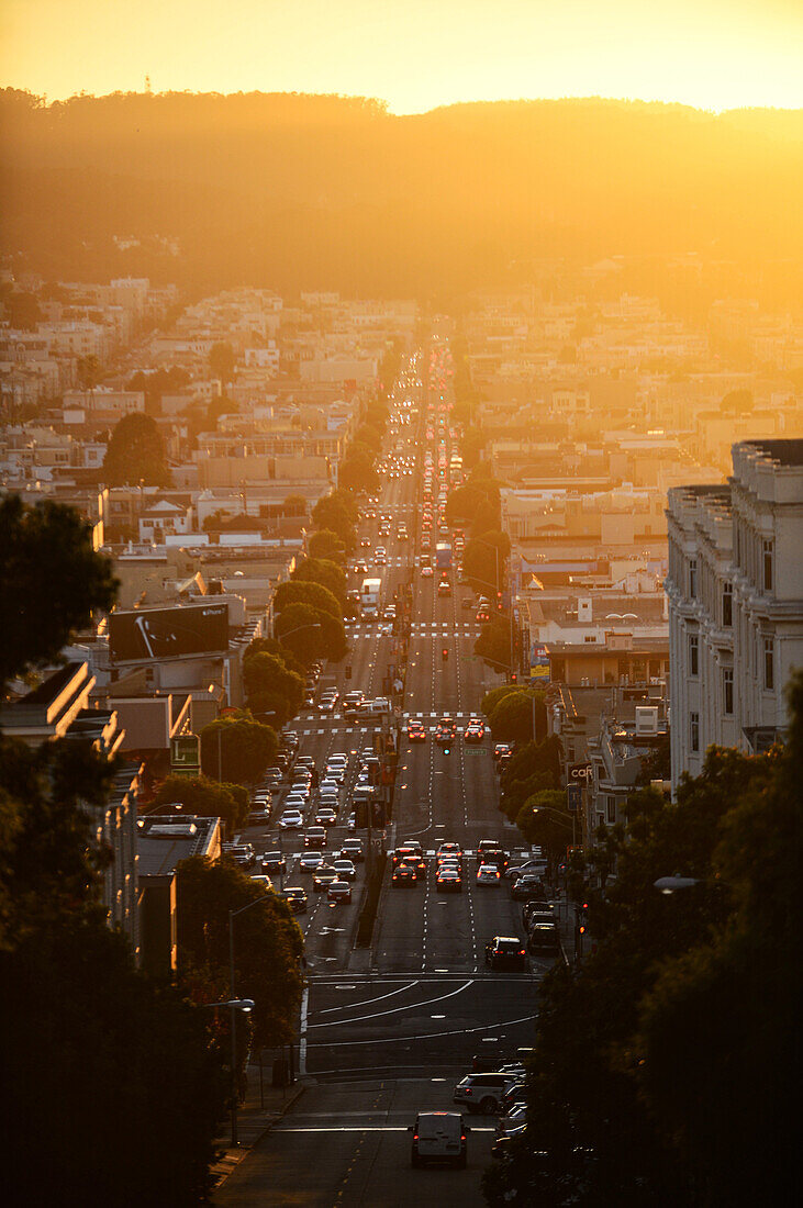 Blick auf San Francisco bei Sonnenuntergang
