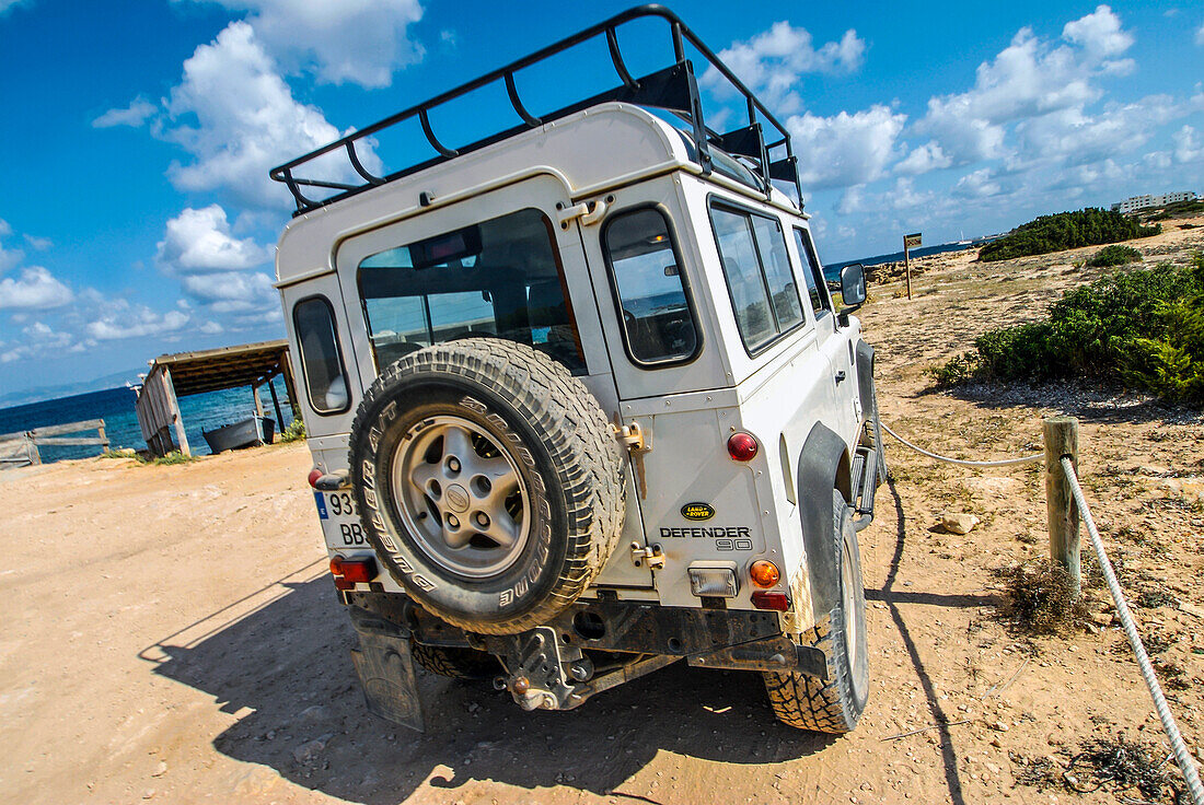 4x4-Fahrzeug auf Formentera, Spanien