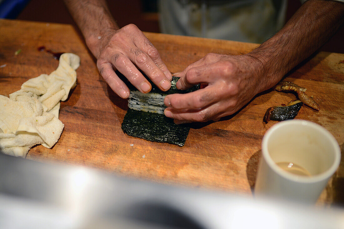 Küchenchef Norihiko Suzuki im japanischen Restaurant Ebisu, San Francisco