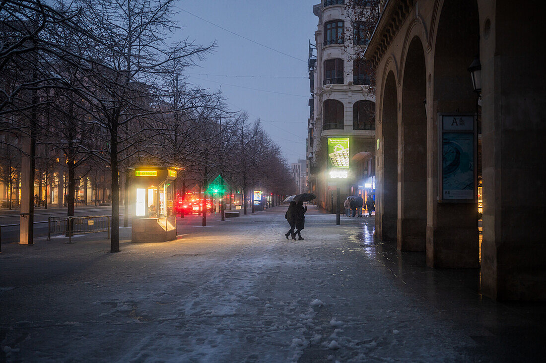 Zaragoza blanketed in snow by storm Juan