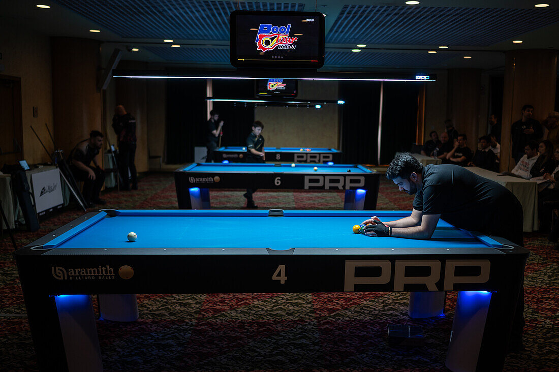 Nationaler Wettbewerb der 8-Ball Pool Tour im Boston Hotel, Zaragoza, Spanien