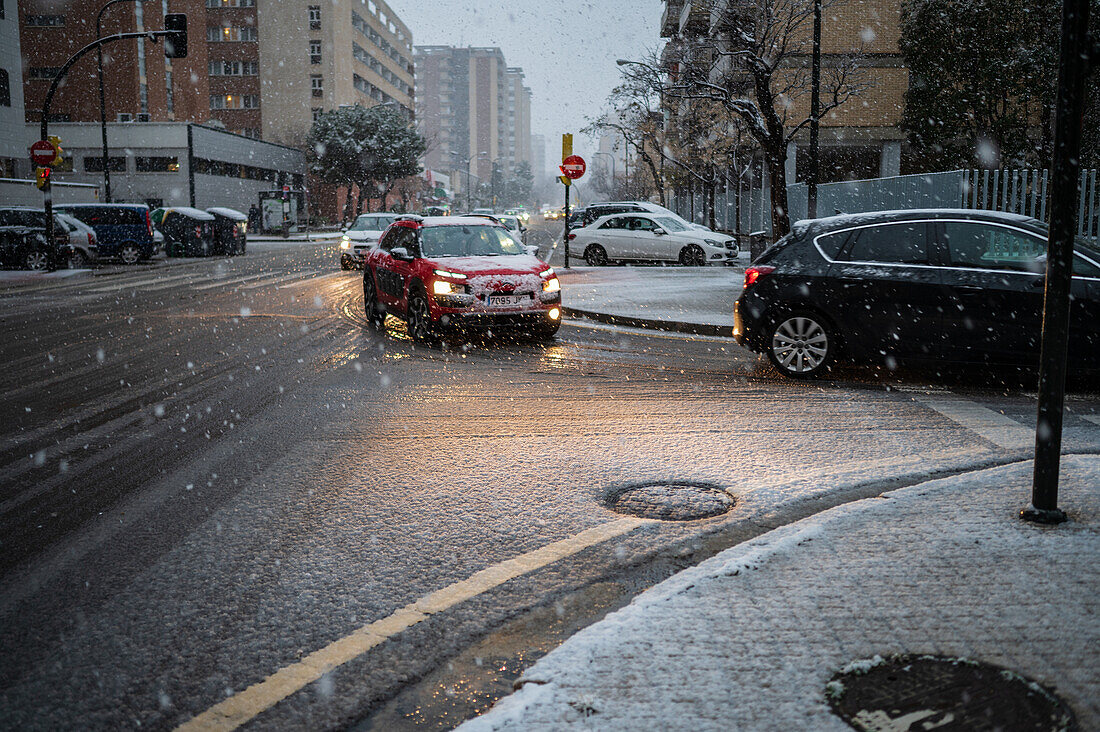 Zaragoza, vom Sturm Juan mit Schnee bedeckt