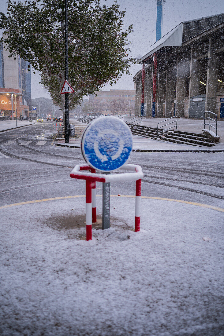 Zaragoza, vom Sturm Juan mit Schnee bedeckt