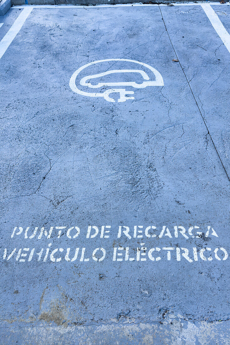 Electric car charging station, Zaragoza, Spain