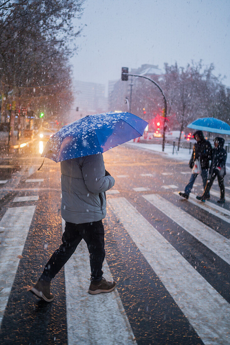 Zaragoza, vom Sturm Juan mit Schnee bedeckt