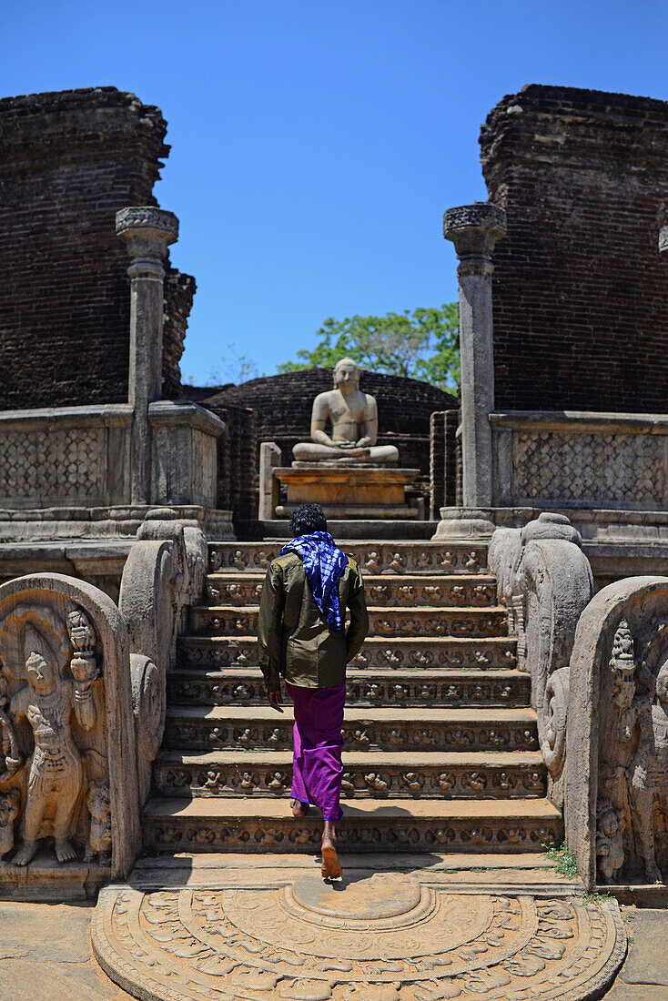 Das Vatadage, ein typisches rundes Reliquienhaus im heiligen Viereck der antiken Stadt Polonnaruwa, Sri Lanka