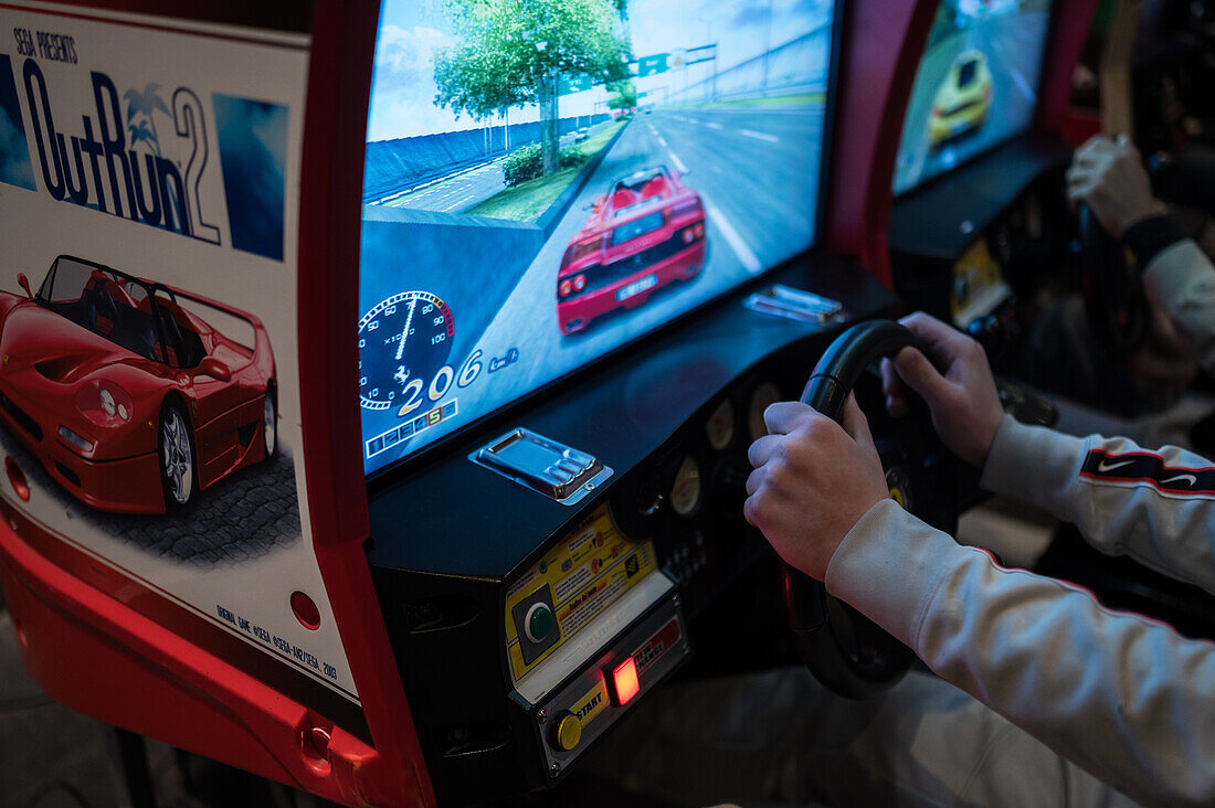 Retro Gamer 2023, an event where visitors can enjoy more than 100 original arcade machines emulating large arcades that transport you to the 80s, Zaragoza, Spain