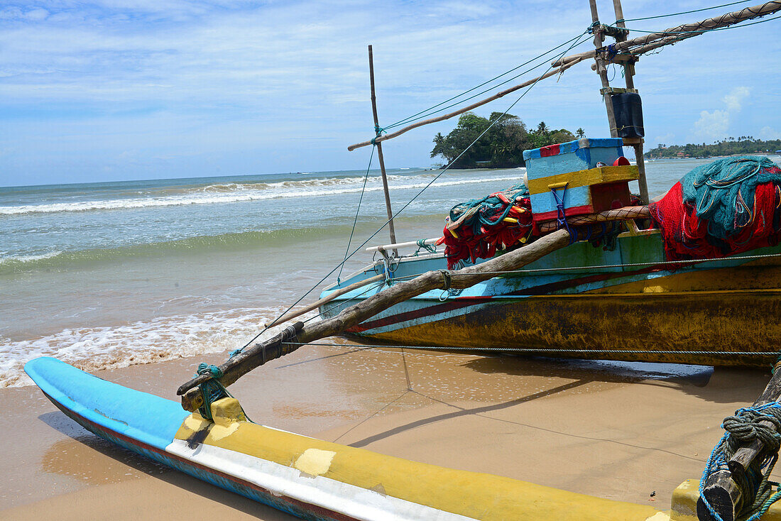Traditionelle Fischerboote in Weligama, Sri Lanka