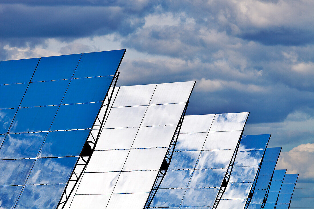 Die Sonne nutzen: Konzentriertes Solarkraftwerk in Spanien